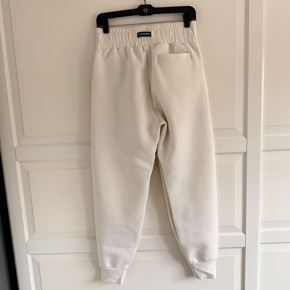 Alphalete Elmts Women's White Knit Cuffed Jogger Pants Size Medium 41624 - Picture 6 of 10